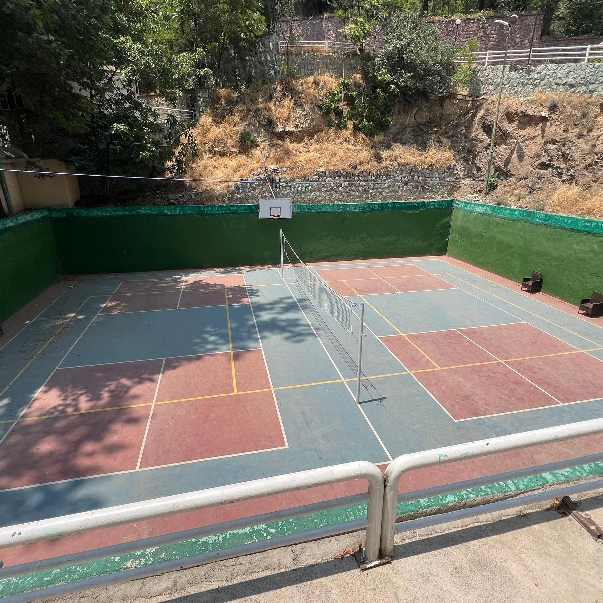 زمین مجموعه جماران